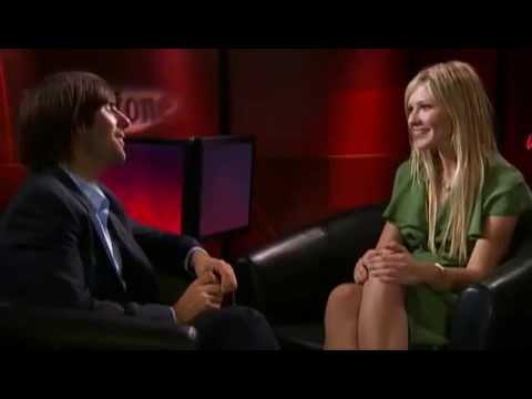 Kirsten Dunst - Marie Antoinette may have preferred cake, but Kirsten Dunst Jason Schwartzman lust over West Hollywood donuts in this Unscripted interview.