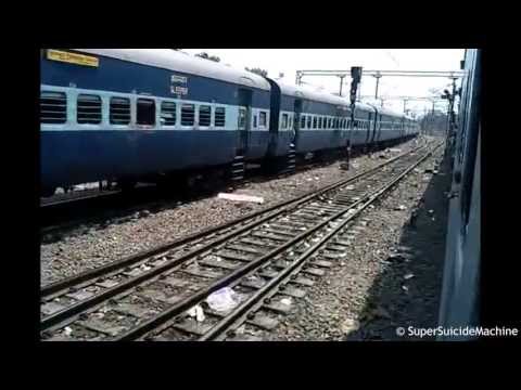 Kanpur - Longest Parallel Action In Kanpur Central Between LTT GKP 12542 And Bikaner-Howrah Link SF Express/22308 Location : Kanpur.
