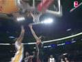 Vladimir Radmanovic Throws the Alley-Oop to Kobe Bryant