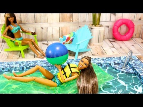 swimming - by request: let your dolls spend their summer days by this fabsome pool :o) check us out at: http://www.myfroggystuff.blogspot.com facebook : http://www.face...
