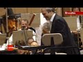 reportage (jt rtbf du 11 septembre 2007) montrant les r�p�titions dans la salle henry le boeuf du world orchestra for peace dirig� par valery gergiev.