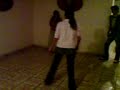 las niñas bailan asi