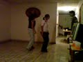 las niñas bailan asi