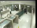 Polizia_picchia_un_trans
