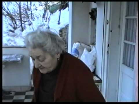 kutya sex - Az egyetlen mozgókép a nagyiról, ez is elég soványka. Meg ott a kutya, a buta és nyughatatlan Dodó (1996. február 25.)