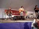 one of my favorite songs: vive l'amour, performed by le vent du nord (with benoit bourque) during the national folk festival in richmond (va) in october, 2006. [by donndilis]

please, don't mind the fan singing the responses in the background... the camera got everything... :)