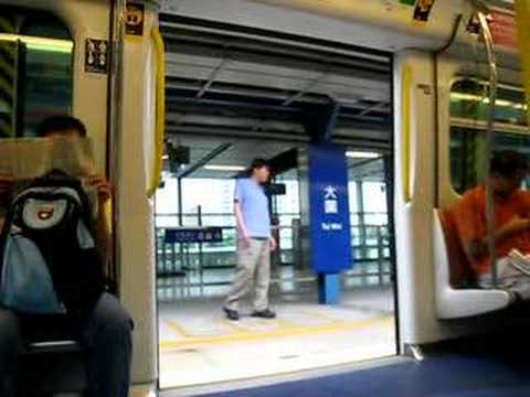 港鐵(前九鐵)SP-1900(千九)列車關門