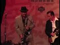 jack de keyser - tout � fait sublime!
(l'ile en blues �dition 2008)

louis blues lover blog:
http://louisblueslover.blogspot.com/

j'ai d�couvert un musicien qui poss�de une ma�trise incroyable du blues, du funk, du soul et du jazz.

vous aimez le blues? 

jack de keyser comblera l'oreille de tout m�lomane qui recherche un style plein de puret�.

je vous invite � visiter le site web de jack pour le d�couvrir. vous serez assur�ment impression�(e)s par sa feuille de route.

site web de jack de keyser:
http://www.jackdekeyzer.com/

myspace url:  (jack de keyzer)   
http://www.myspace.com/jackdekeyzer

clips vid�o:

festival de jazz de montr�al
http://fr.youtube.com/watch?v=kifbx0ftptc&feature=related

clip promotionnel:
http://fr.youtube.com/watch?v=yism316vmg4&feature=related

