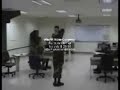 Soldado con la cabeza floja