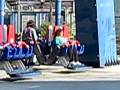 videos de Gail rides the Screamin' Swing at Knott's Berry Farm