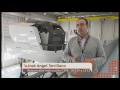 El programa de Canal Sur Europa Abierta visita el Centro de Simuladores de vuelo de Airbus Military, en Sevilla. Un centro por el que pasan cada año centenares de pilotos de todo el mundo para completar su preparación en el manejo de las aeronaves que fabrica esta compañía. Unas instalaciones que son de las más modernas del mundo, que han venido a afianzar el papel de liderazgo de la industria aeronáutica andaluza en el mundo. Paco Oliver.