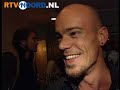 GRONINGEN - De Groninger communicatiestudent Ronald Smink is vrijdagavond winnaar geworden van het Groninger studentencabaret festival.De Fries uit Joure werd met zijn programma Bor Knok zowel door de jury als door het publiek tot winnaar uitgeroepen. Volgens juryvoorzitter Joost Nuissl kan Smink het met zijn eigenzinnige teksten ver brengen op het Nederlandse toneel.Edo Blauw, van de Groningse cabaretformatie The Cartoons, kreeg de persoonlijkheidsprijs. The Cartoons is een groep van vijf Groningse studenten die vrijdag het programma 