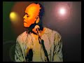 http://www.youtube.com/watch?v=kkMHdmDR9N8&feature=player_embedded#!  Samba Toure: Songhai Blues