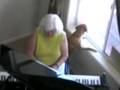 videos de Granny rockin' and rollin'