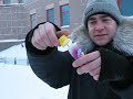 Hier probieren wir nochmals die Seifenblasen bei -40 Grad und das Anlecken einer Briefmarke.