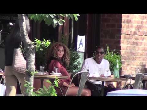 Beyonce and Jay-Z Welcome Baby Girl - Splash News