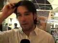 Sérgio Marone como barman - Revista Quem - Maio 2008