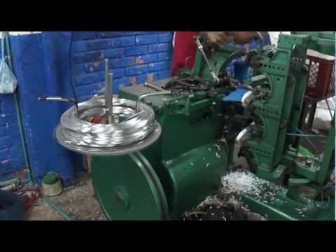 insertadora - Se vende maquina taladro insertadora Borghi Fabrica escobas y cepillos de cualquier modelo, facil de opera, trabaja con agujeros de 4 y 5m Lima Peru contacto...