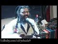 Yehuda Glantz on charango playing israel bli tefila solo