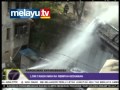 rangkuman antarabangsa - lori tangki minyak rempuh kediaman.