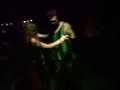 Pescador e lal&aacute; dan&ccedil;ando, m&uacute;sica Pequena - Sol & Lua &reg;