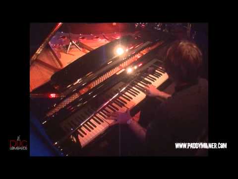 UNSQUARE DANCE LIVE IN PARIS