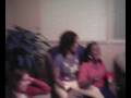 videos de My mother doin her thing as we sing 