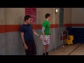 Sheldon vs. Kripke match de basketball (Saison 5 Épisode 17)