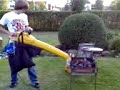 Grill anheizen (sehr m�nnlich...) (02)