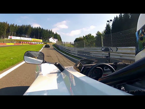 Lotus Exige V6 Cup vs Lotus 211, Spa