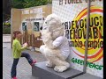 greenpeace lleva el túnel del tiempo a gijón