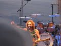 eddie-vedder-surveys-the-crowd-pearl-jam-gorge-06.html