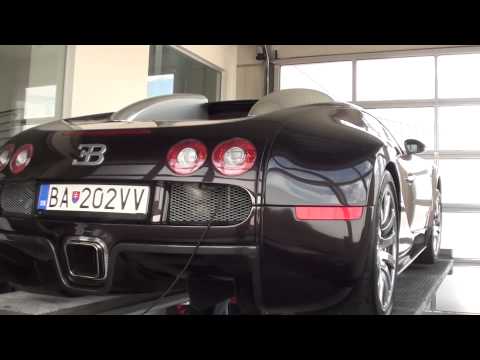 Bugatti Veyron at repair in Vienna