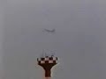 Un rayo alcanza un avion.