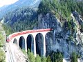 Zug auf dem Landwasserviadukt