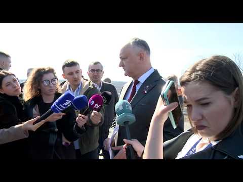 Igor Dodon a inspectat lucrările de reconstrucție a drumului național M2