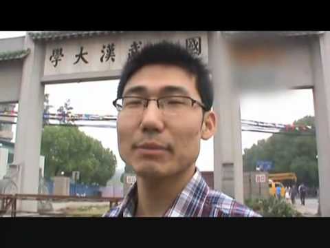 实拍武汉大学标志性门牌坊拆除现场(视频)