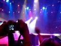 JONAS BROTHERS PARIS BERCY  26.11.09   STILL IN LOVE WITH YOU + JOE NOUS ECLABOUSSE AVEC DE L'EAU :)