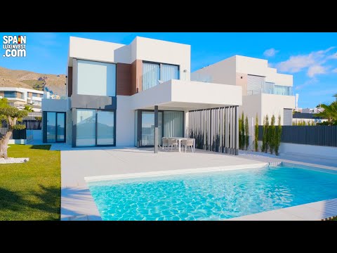 PREMIUM villas in Spain/New villa in Benidorm on a corner plot overlooking the sea and Benidorm city lights