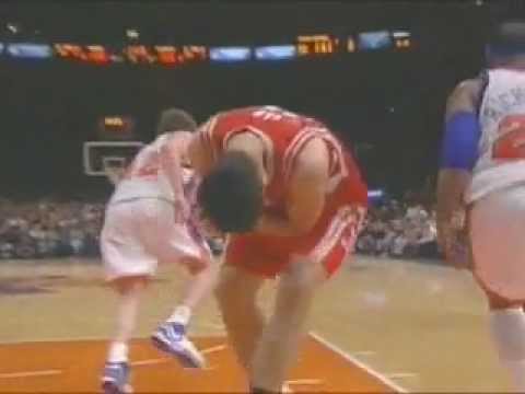 Nate Robinson Blocks Yao Ming