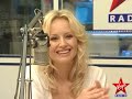 au cours d'un passage � la roche-sur-yon (85) dans les studios de virgin radio vend�e.