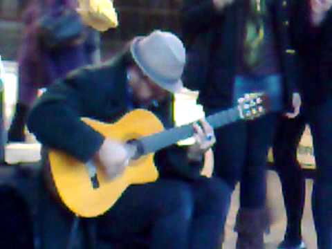 Awesome guitarist in the streets of Auckland, New Zealand