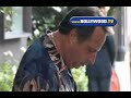 EXCLUSIVE: John Lovitz Signs Autograph For Fans