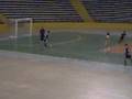 um belo drible e uma linda defesa