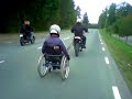 Rullstol bakom moppe Rullstol bakom moppe