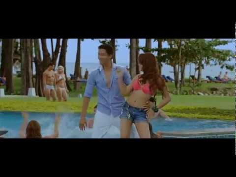 Shazahn Padamsee Hot Bikini in Housefull 2