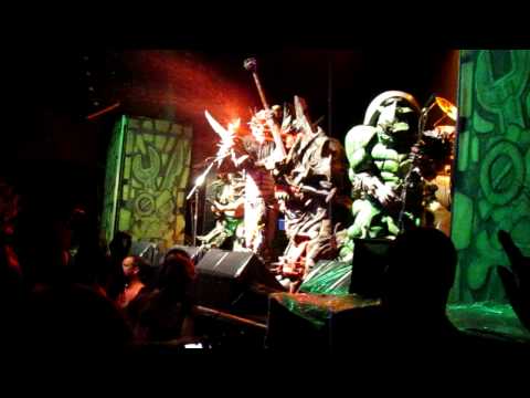how to remove gwar blood