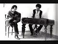 la �nica sole� compuesta y tocada con zymbal por el maestro dino del monte y bondo fernandez tablas,madrid 1989.
cimbalom,zymbal,cimbal