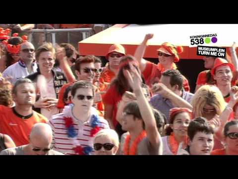 538 Koninginnedag 2011: Afrojack