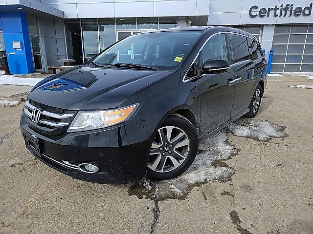 2015 Honda Odyssey Touring LEATHER DVD NAVIGATION in Cars & Trucks in Red Deer